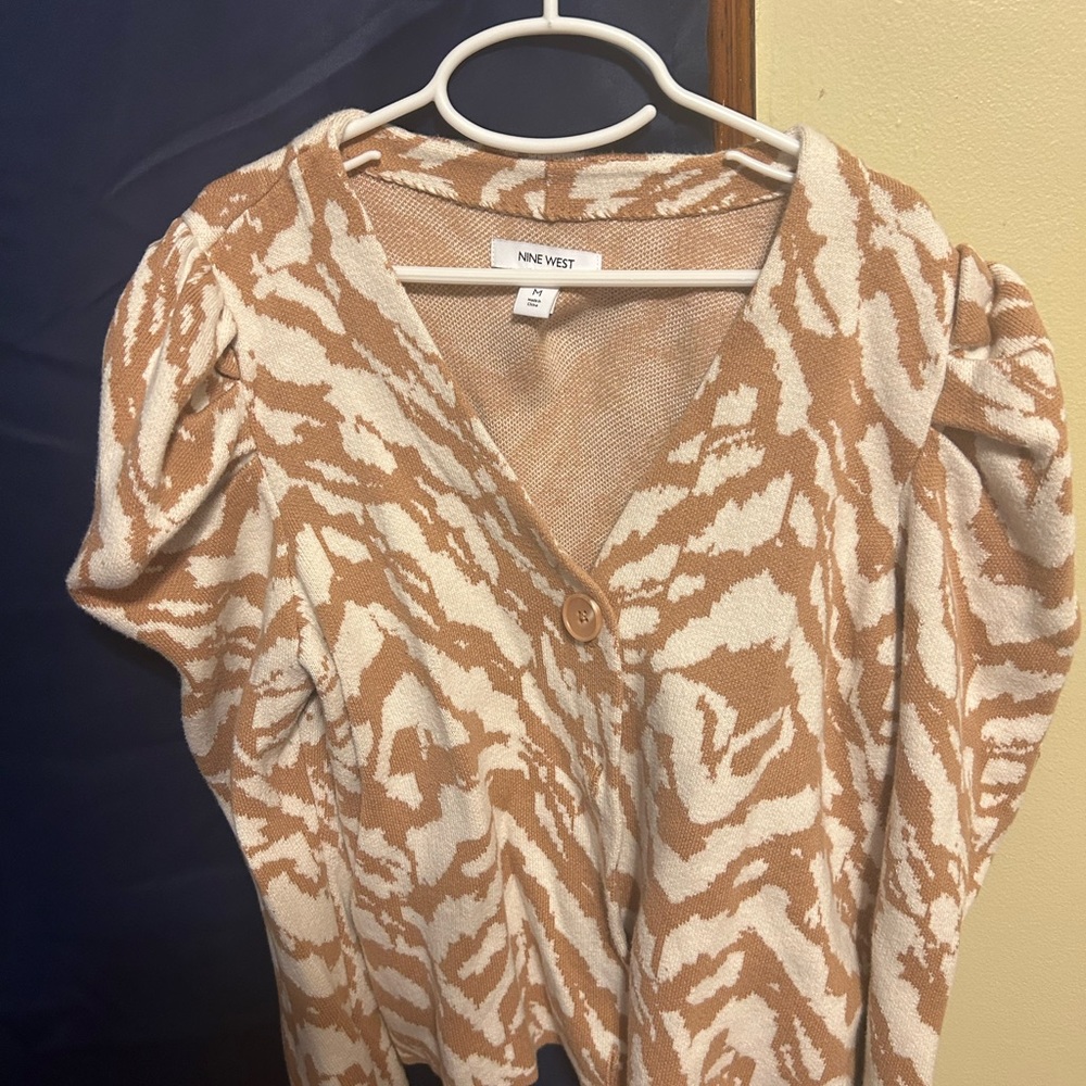 Nine West- tan and white sweater